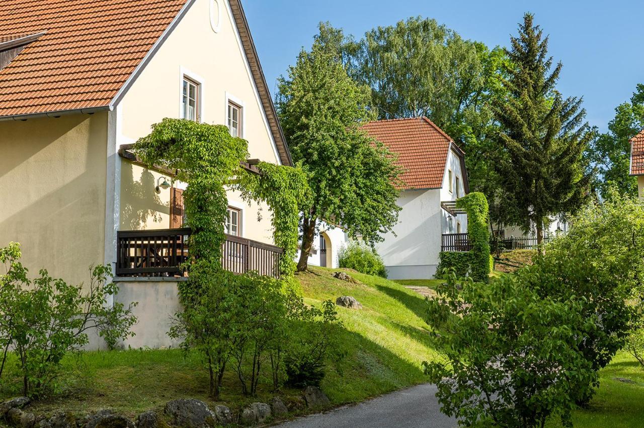 Theater- Und Feriendorf Koenigsleitn Gmbh Hotel Litschau Exterior photo