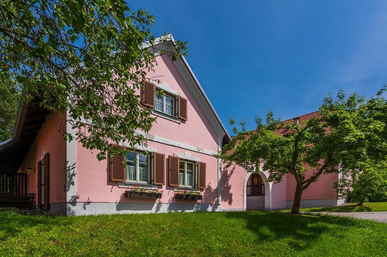 Theater- Und Feriendorf Koenigsleitn Gmbh Hotel Litschau Exterior photo