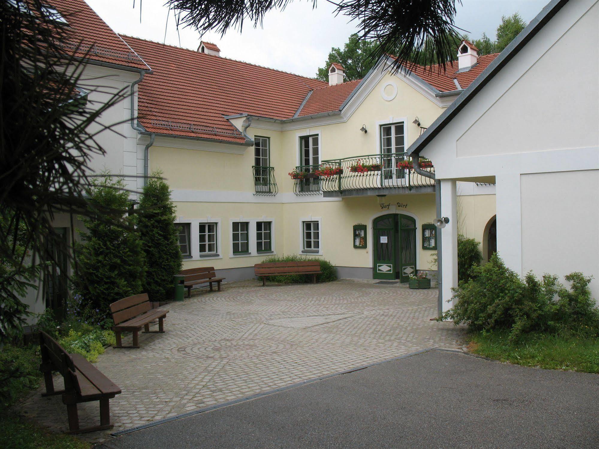 Theater- Und Feriendorf Koenigsleitn Gmbh Hotel Litschau Exterior photo